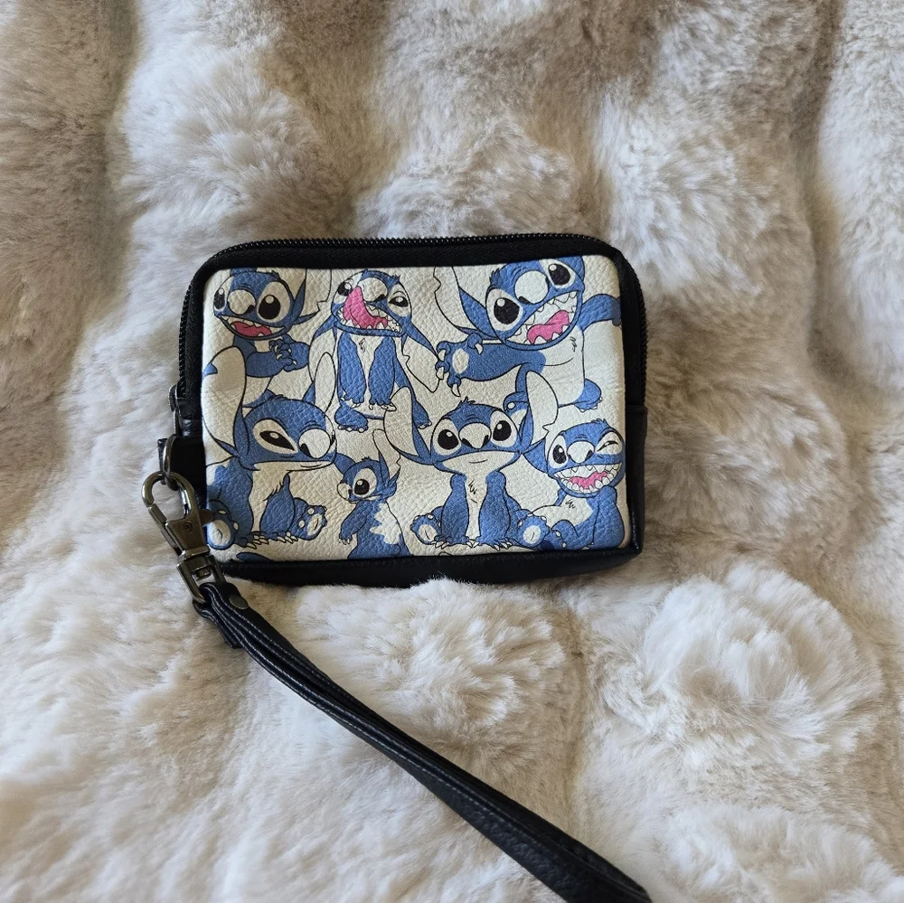 NWOT Retro Hot Topic Disney's Stitch Single Pocket coin purse - Picture 1 of 3
